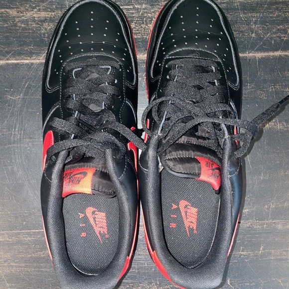 A1-Nike Air Force 1 Low '07 Black Red Bred! - Picture 7 of 9
